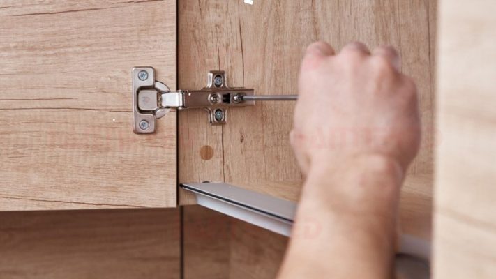 Bản Lề Bật Là Gì