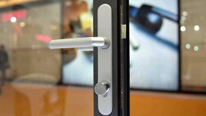 Khóa Cửa Nhôm Kính Là Gì