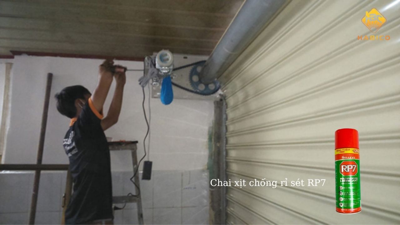 Bảo Dưỡng Cửa Cuốn Tại Nhà Bằng RP7 Bảo Dưỡng Cửa Cuốn Tại Nhà Bằng RP7