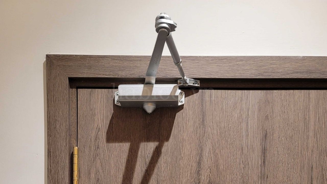 Tay đẩy hơi Imundex lắp nổi